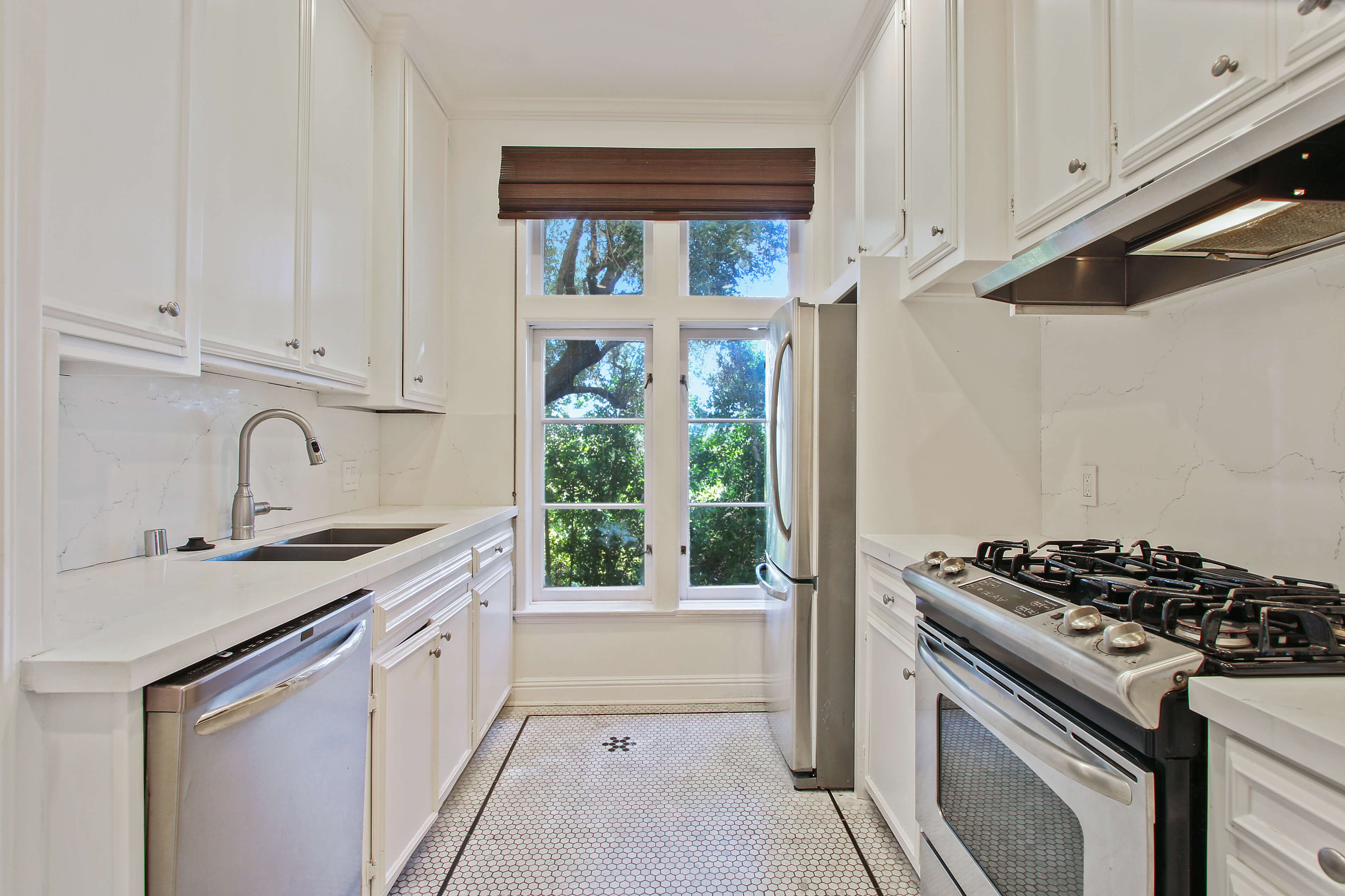 Savoy Plaza Apartments in West Hollywood