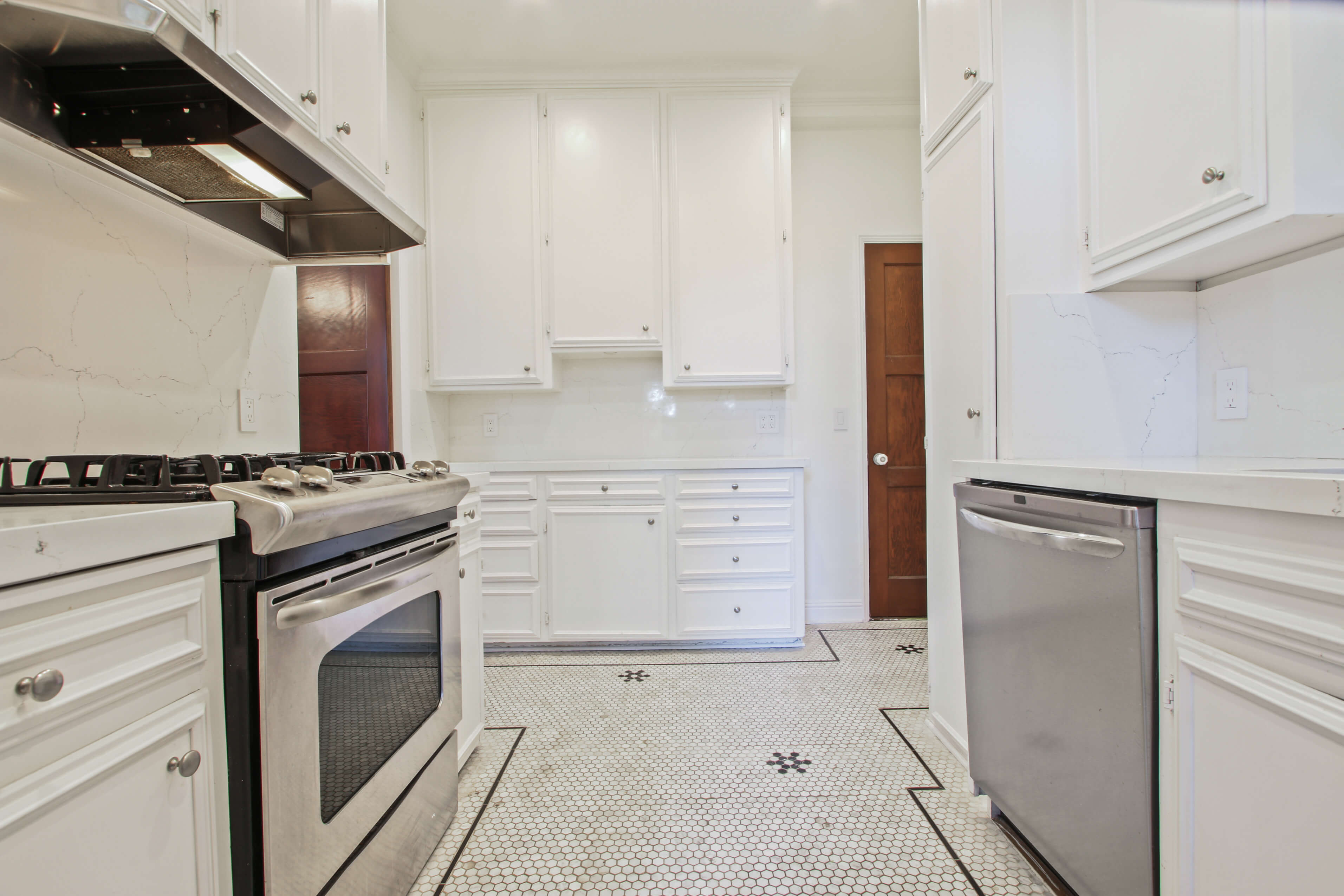 Savoy Plaza Apartments in West Hollywood