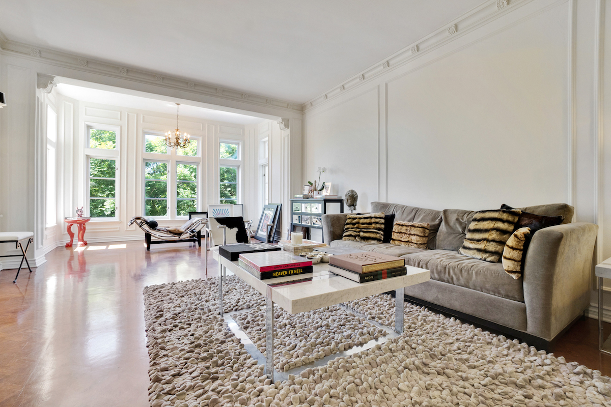 Savoy Plaza Apartments in West Hollywood